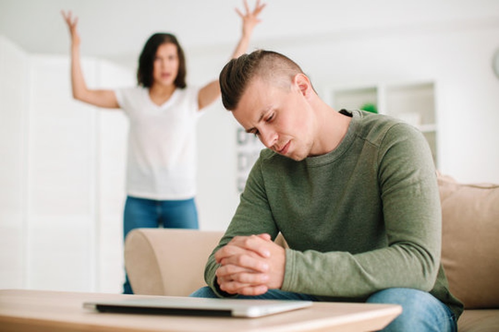 Vợ bất ngờ hẹn gặp và đánh người yêu cũ của tôi - 1