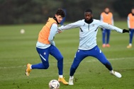 Thần đồng Thái Lan nhận "phần thưởng" cực lớn từ Chelsea