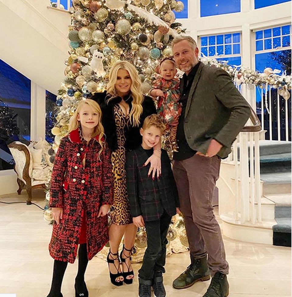 Jessica Simpson thừa nhận từng nghiện rượu - 7 Jessica Simpson thừa nhận từng nghiện rượu - 7