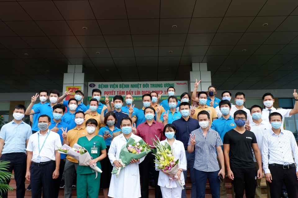 Thành viên chuyến bay quả cảm được xuất viện, bước vào cuộc chiến mới - 1 Thành viên chuyến bay quả cảm được xuất viện, bước vào cuộc chiến mới - 1