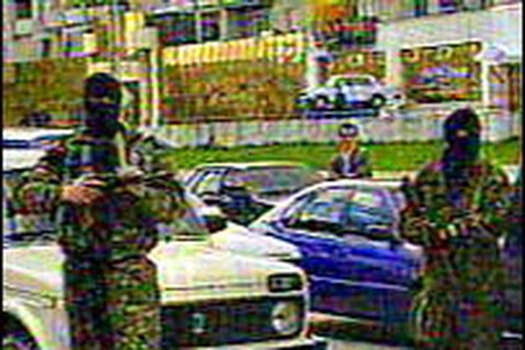 Phiến quân tấn công ồ ạt vào một thành phố Nga