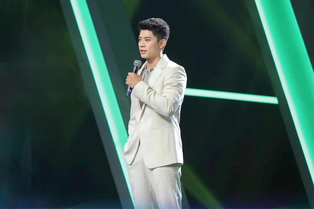 Hot boy 6 múi bị ca sĩ Vũ Thảo My từ chối vì tưởng là màu tím - 1 Hot boy 6 múi bị ca sĩ Vũ Thảo My từ chối vì tưởng là màu tím - 1