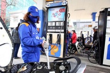 Giá xăng dự kiến lại tăng vào ngày mai
