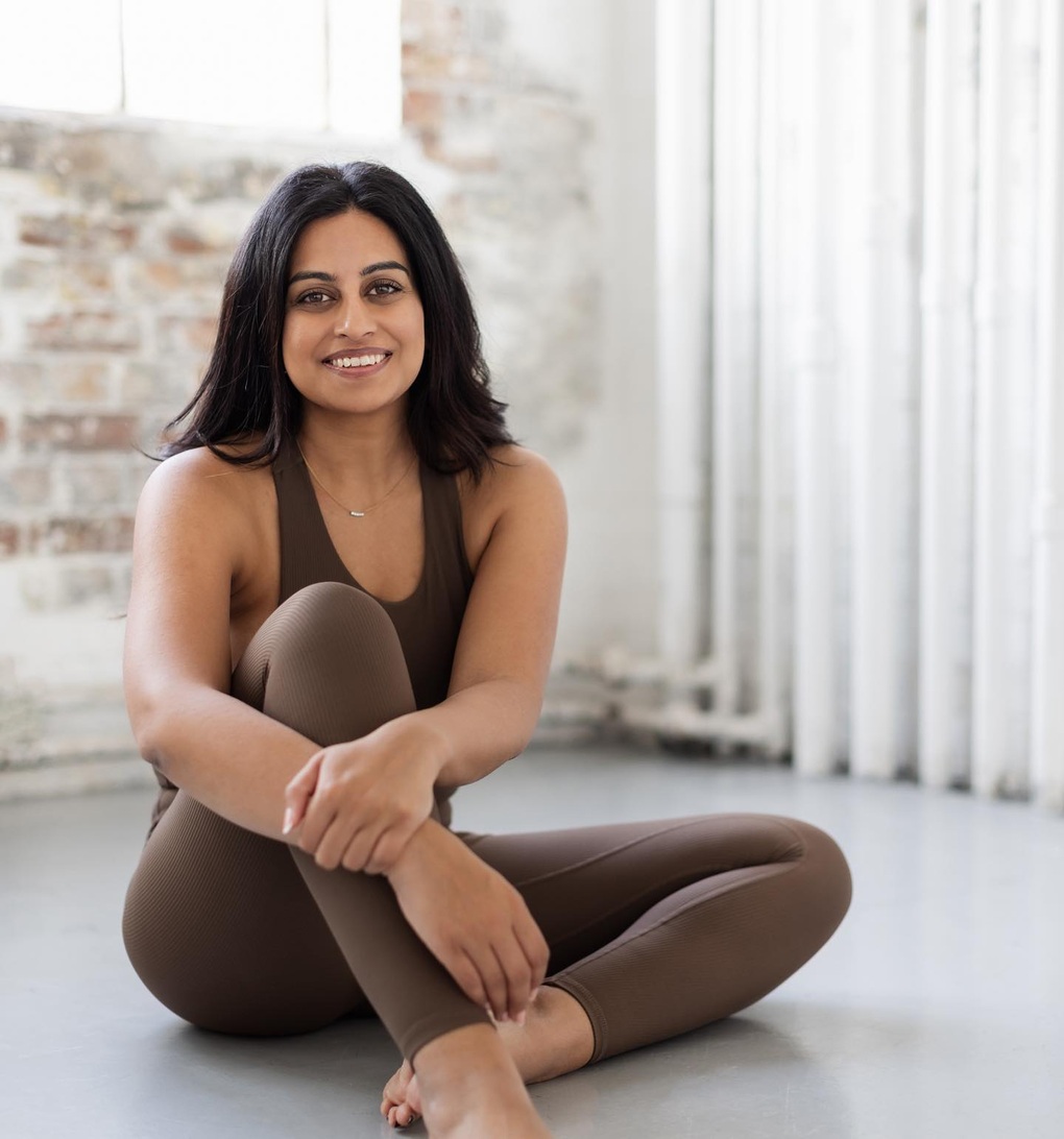Cô gái quyết tâm bỏ việc lương cao để làm giáo viên dạy yoga - 1 Cô gái quyết tâm bỏ việc lương cao để làm giáo viên dạy yoga - 1
