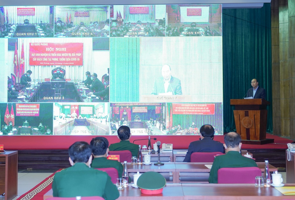 Thủ tướng biểu dương bộ đội nhường chỗ ở, chu đáo chăm sóc người cách ly - 1 Thủ tướng biểu dương bộ đội nhường chỗ ở, chu đáo chăm sóc người cách ly - 1