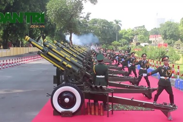 Loạt đại bác nổ vang trời tại Hoàng thành Thăng Long