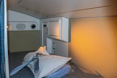 Phi công ngủ nghỉ như thế nào và ở đâu trong các chuyến bay dài?