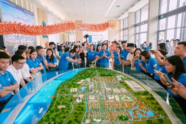 Khai trương văn phòng bán hàng và ra mắt sa bàn dự án Eurowindow Light City