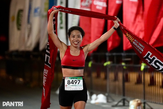 Quang Tri International Marathon 2025៖ តើម្ចាស់ជើងឯកនិយាយអ្វីខ្លះ? - ២ Quảng Trị International Marathon 2025: Các nhà vô địch nói gì? - 2