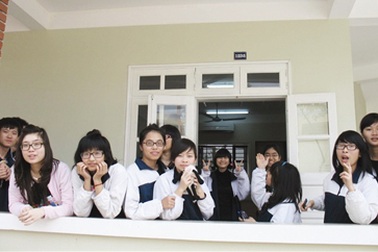 Nhiều trường THPT tư đối mặt với phá sản