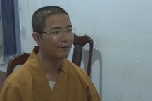 Thầy tu đập vỡ kính xe ô tô người đi đường có tâm lý không ổn định?