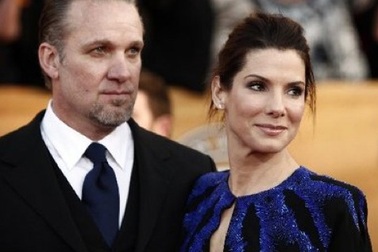 Jesse James vẫn còn yêu Sandra Bullock rất nhiều