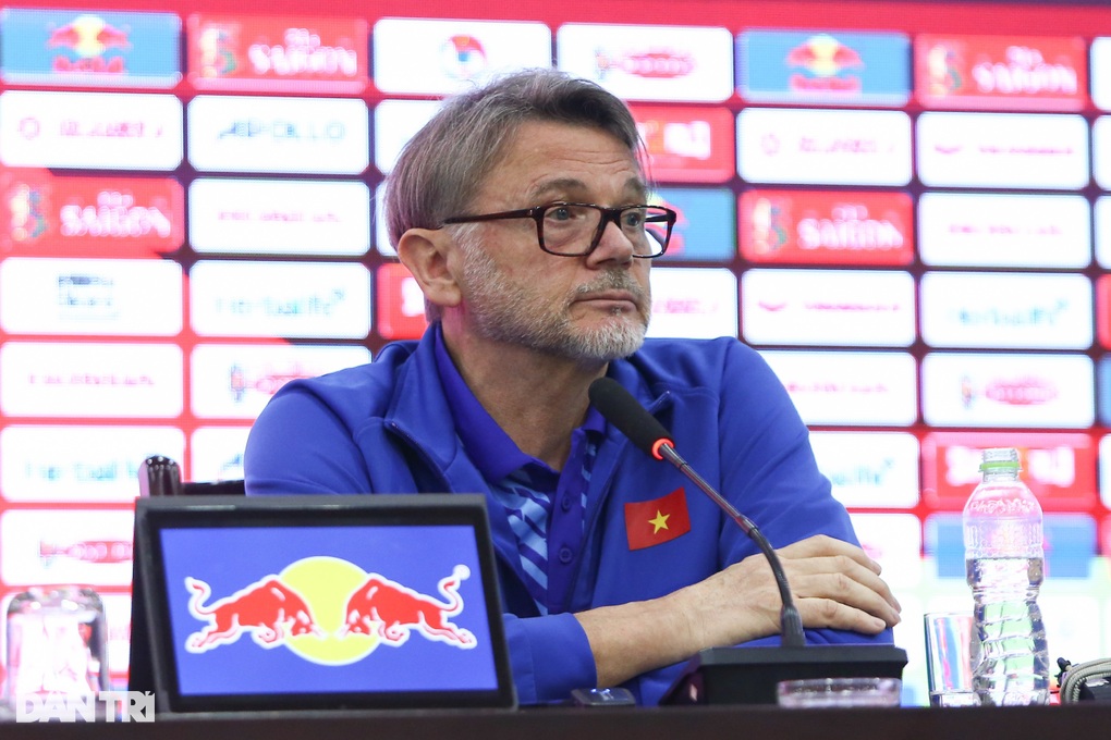 HLV Troussier: Đội tuyển Việt Nam vẫn nắm quyền tự quyết - 1 HLV Troussier: Đội tuyển Việt Nam vẫn nắm quyền tự quyết - 1