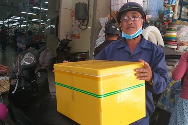 Đà Nẵng: Covid-19 khiến nhiều xe ôm ở chợ du lịch giảm thu nhập