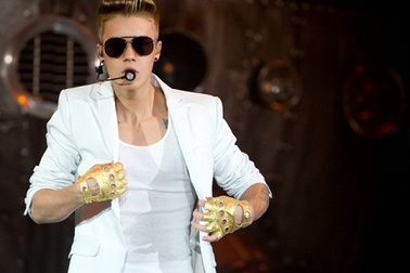 Trường học ở Nauy phải dời lịch thi vì buổi diễn của Justin Bieber