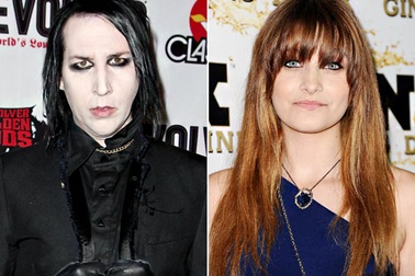 Marilyn Manson hát tặng con gái Michael Jackson 