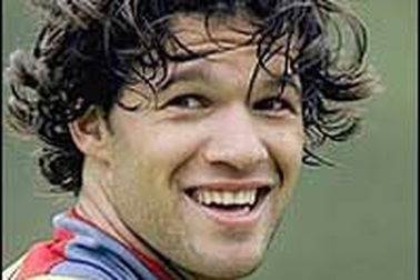 Bayern khẳng định Ballack sẽ ở lại 