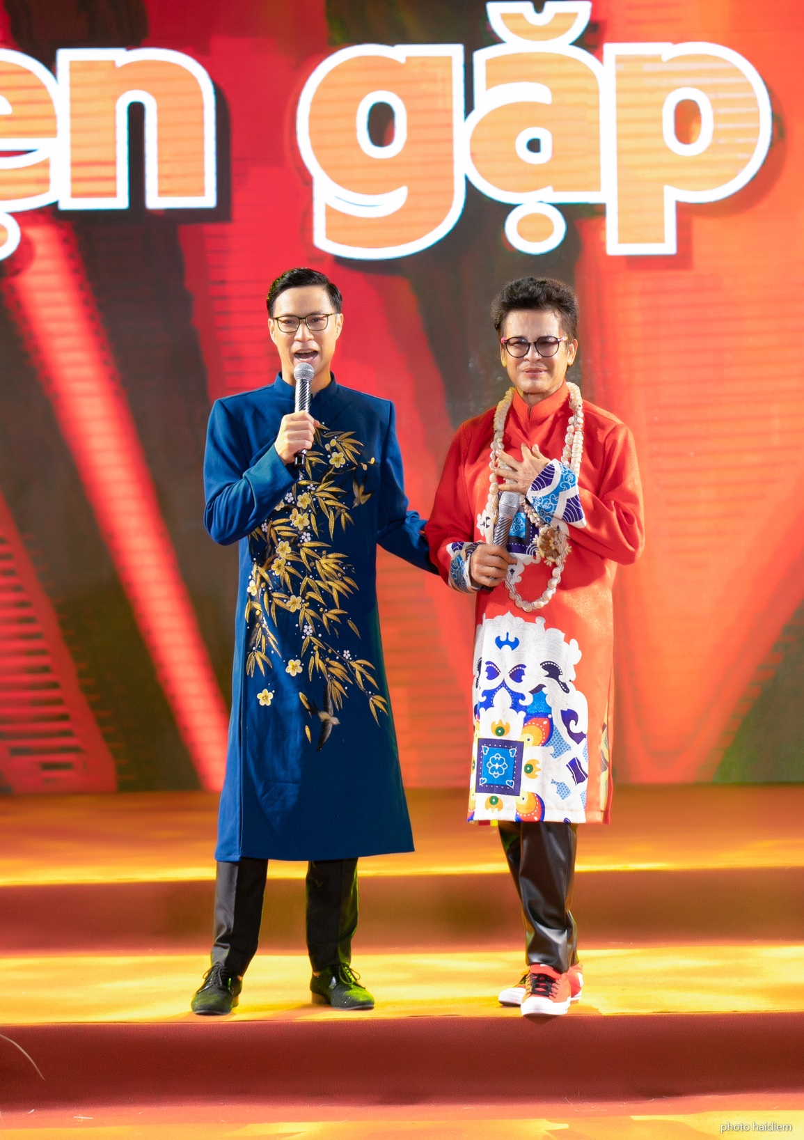 Quý Bình hội ngộ dàn MC nổi tiếng Thanh Bạch, Quỳnh Hoa, Anh Quân - 2 Quý Bình hội ngộ dàn MC nổi tiếng Thanh Bạch, Quỳnh Hoa, Anh Quân - 2