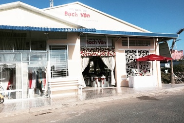 Ngăn chặn đám cưới của cô dâu 16 tuổi với chú rể Hàn Quốc