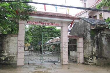 Nghệ An: Hàng vạn học sinh nghỉ học vì mưa lũ