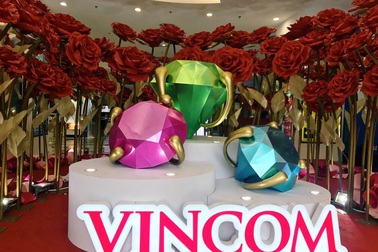 Vincom tôn vinh phụ nữ Việt với kim cương và hoa hồng