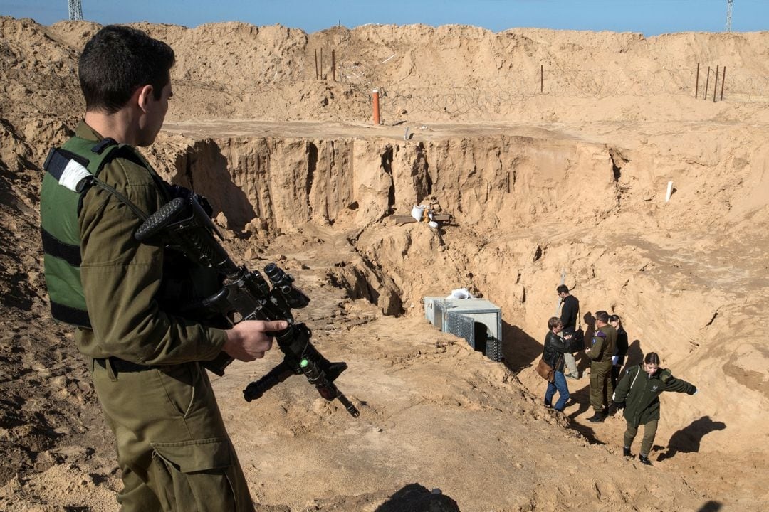 Biệt kích Israel công phá thành trì ngầm của Hamas thế nào? - 1 Biệt kích Israel công phá thành trì ngầm của Hamas thế nào? - 1