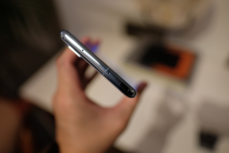 Cận cảnh bộ 3 smartphone Galaxy S20: Nâng cấp ấn tượng về camera - 8 Cận cảnh bộ 3 smartphone Galaxy S20: Nâng cấp ấn tượng về camera - 8