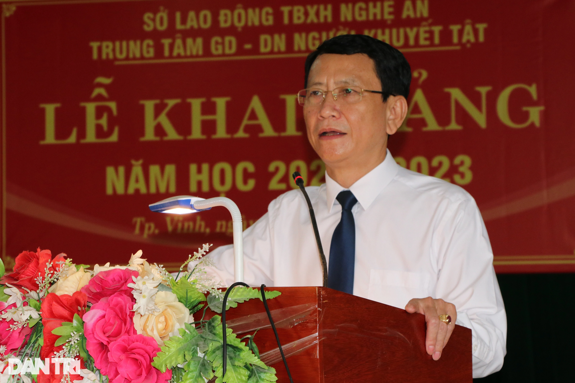 Lễ khai giảng ở ngôi trường đặc biệt, bố mẹ bỏ công việc cả tuần theo con - 4 Lễ khai giảng ở ngôi trường đặc biệt, bố mẹ bỏ công việc cả tuần theo con - 4