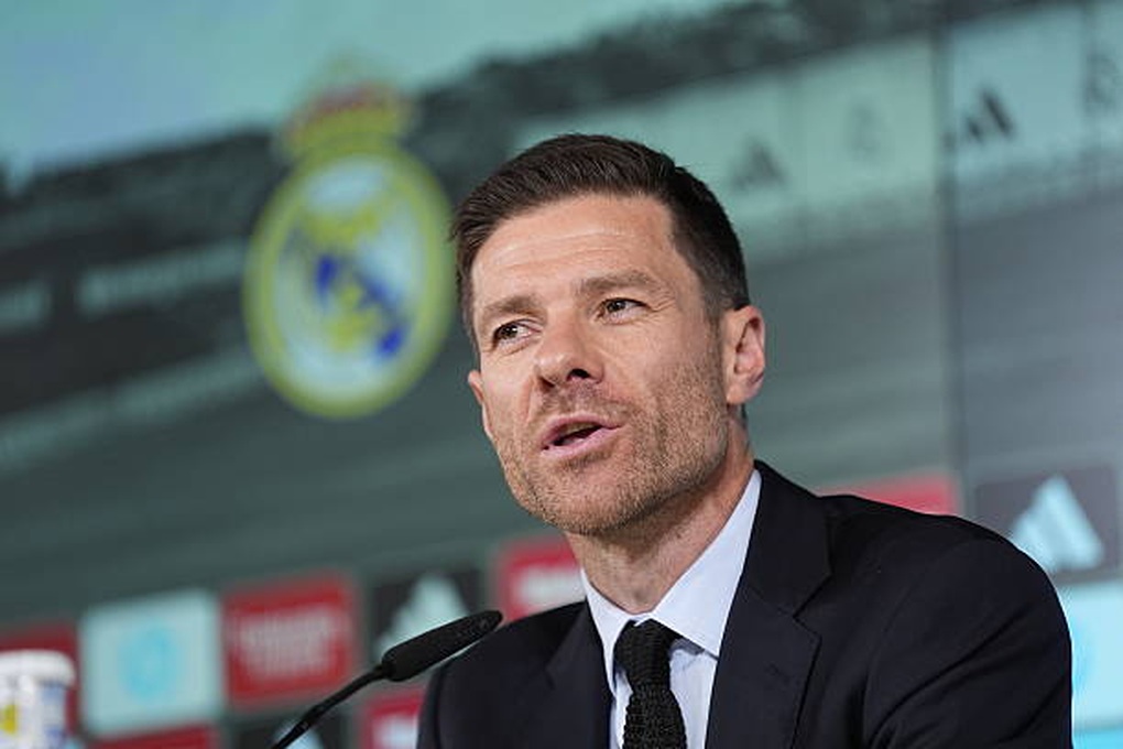 โค้ชชาบี อลอนโซ ประกาศจุดยืนชัดเจนในวันเปิดตัวกับเรอัล มาดริด - 2 HLV Xabi Alonso tuyên bố hùng hồn trong ngày ra mắt Real Madrid - 2