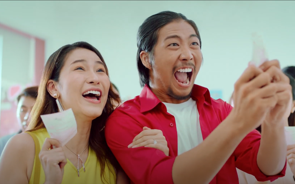 Ngay trong dịch Covid-19, nhiều người trúng độc đắc xổ số trên thế giới - 1 Ngay trong dịch Covid-19, nhiều người trúng độc đắc xổ số trên thế giới - 1