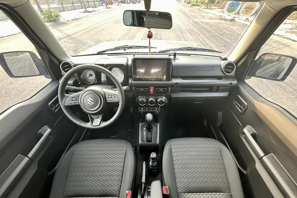 Suzuki Jimny siêu lướt lên sàn xe cũ, giá sang nhượng đắt hơn xe mua mới - 4