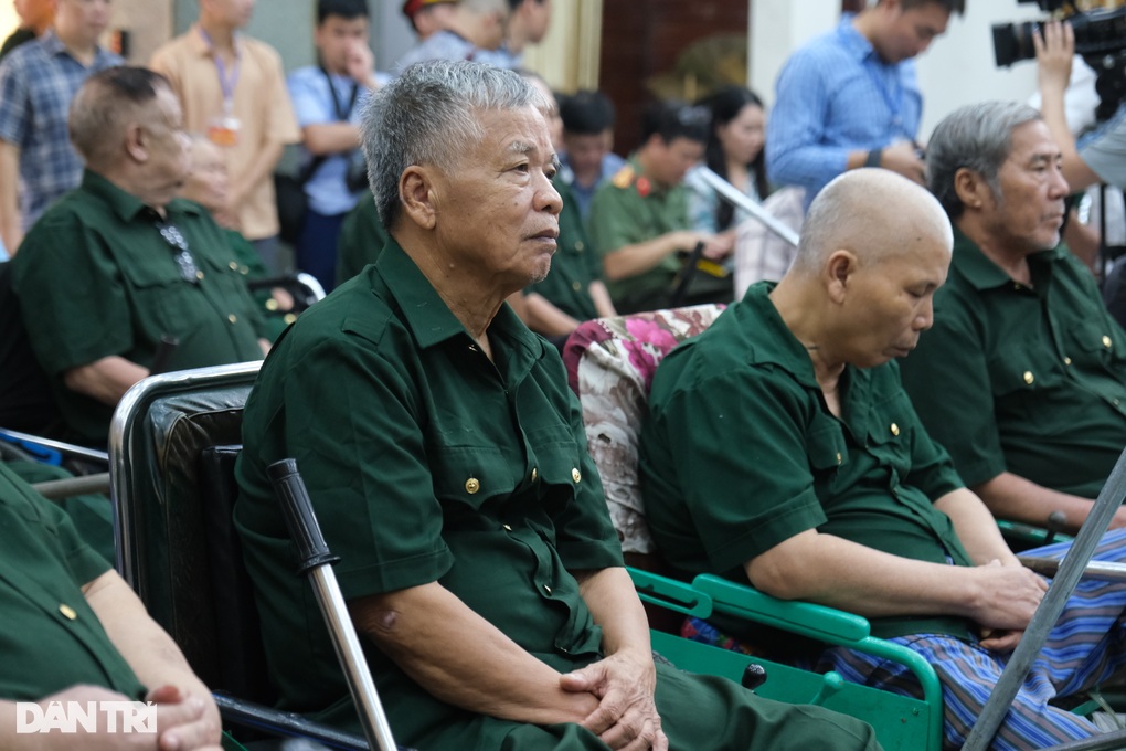 Trình Chủ tịch nước 2 mức quà tặng người có công dịp Tết Ất Tỵ - 1 Trình Chủ tịch nước 2 mức quà tặng người có công dịp Tết Ất Tỵ - 1