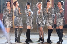 Nhóm nhạc nữ Hà Nội cover bản hit "Gimme Gimme Gimme" của ABBA