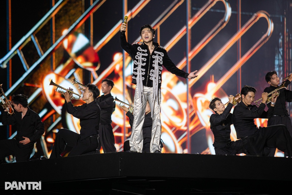 Cách SOOBIN xoa dịu người hâm mộ, vượt sóng gió bằng 3 đêm nhạc cháy vé - 4