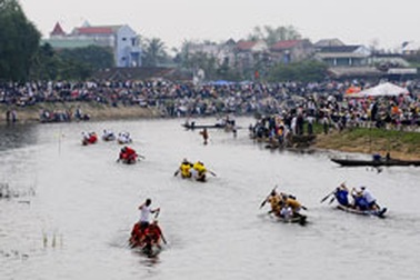 Tưng bừng hội đua ghe đầu xuân