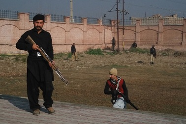 Tấn công khủng bố tại đại học Pakistan, 30 người chết