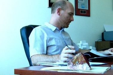 Làm việc toàn thời gian có thể có hại cho não