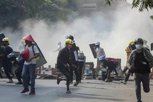 Hàn Quốc đóng băng trao đổi quốc phòng, xét lại viện trợ cho Myanmar