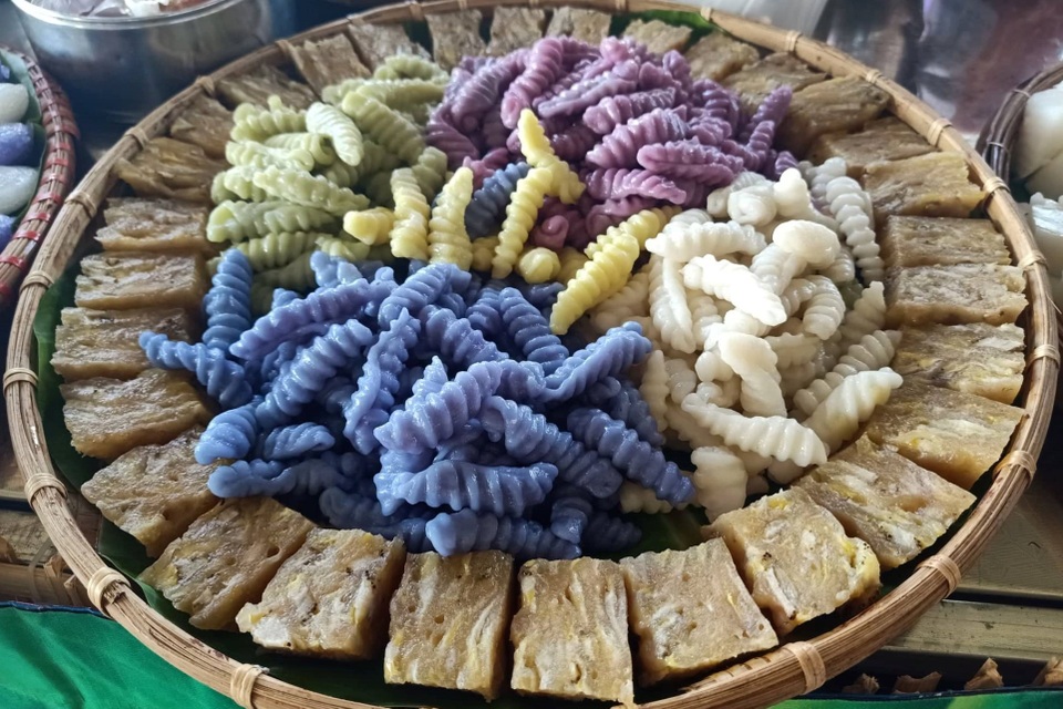 Rực rỡ sắc màu bánh dân gian Nam Bộ hội tụ ở tỉnh cực Nam Tổ quốc - 5 Rực rỡ sắc màu bánh dân gian Nam Bộ hội tụ ở tỉnh cực Nam Tổ quốc - 5