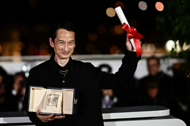 Đạo diễn Trần Anh Hùng thắng giải Đạo diễn xuất sắc nhất ở Cannes