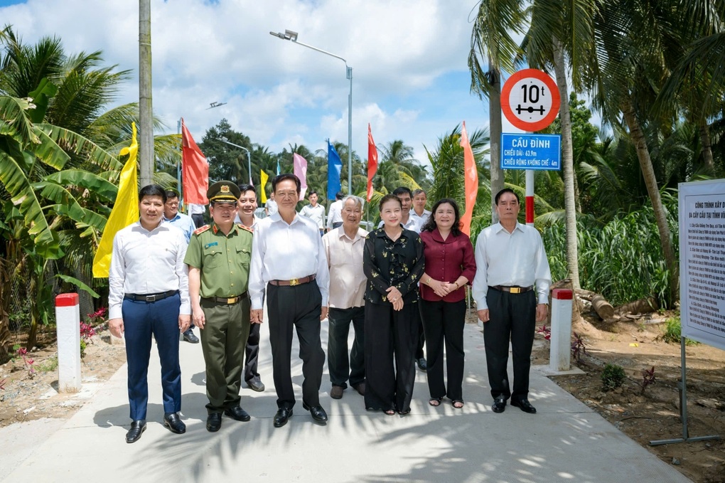 Vĩnh Long khánh thành 4 cầu giao thông do Bộ Công an và Vietcombank xây dựng - 3 Vĩnh Long khánh thành 4 cầu giao thông do Bộ Công an và Vietcombank xây dựng - 3