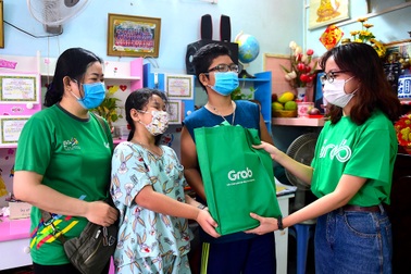 Những đứa trẻ lớn lên từ "chuyến xe công nghệ" của mẹ