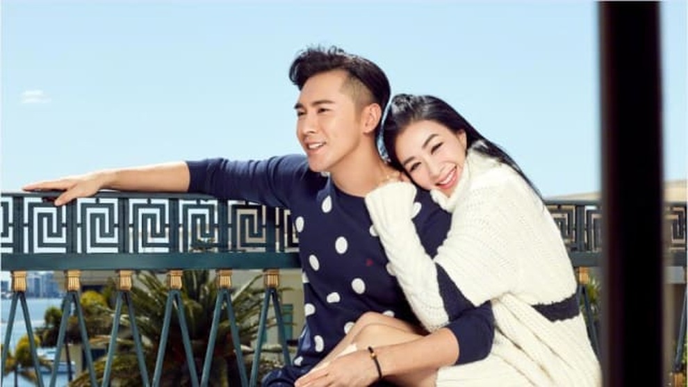 Chung Lệ Đề trẻ đẹp nhờ tình yêu của ông xã kém 12 tuổi - 13 Chung Lệ Đề trẻ đẹp nhờ tình yêu của ông xã kém 12 tuổi - 13