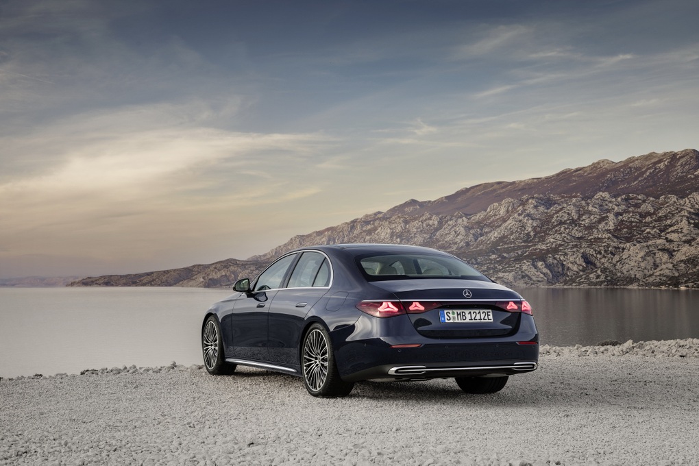 Soi chi tiết Mercedes E-Class 2024 mới ra mắt, nhiều công nghệ độc lạ - 9 Soi chi tiết Mercedes E-Class 2024 mới ra mắt, nhiều công nghệ độc lạ - 9