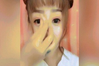 Chiêu "lừa tình" của gái xinh Trung Quốc: Làm mũi cao, cằm thon bằng bột mì