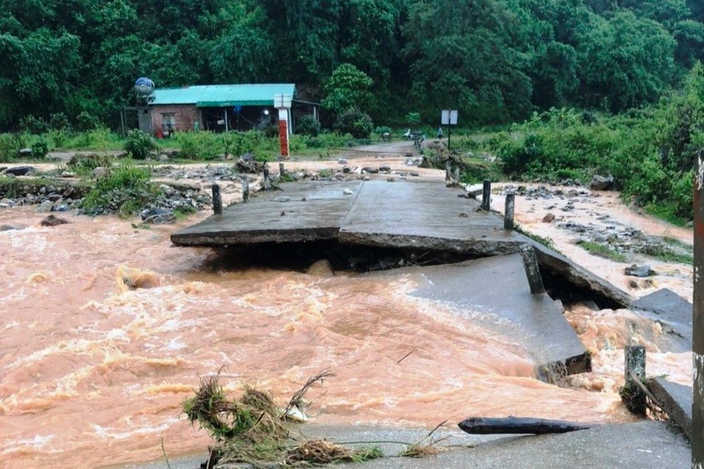 Phát hiện thi thể người phụ nữ trôi trên sông sau khi bão qua - 1 Phát hiện thi thể người phụ nữ trôi trên sông sau khi bão qua - 1
