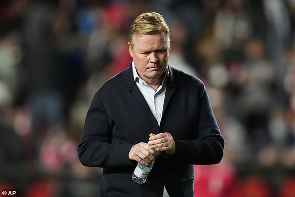 Barcelona sa thải HLV Ronald Koeman - 1 Barcelona sa thải HLV Ronald Koeman - 1
