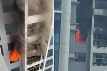 Cháy tại tầng 29 chung cư Goldmark City, hàng trăm người bỏ chạy