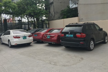 Vụ 2 xe Mercedes trùng biển số: "Đường đi" của loạt xe gian hạng sang