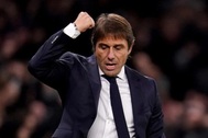 AS Roma của Mourinho hòa hú vía, Tottenham thắng trận ra mắt HLV Conte